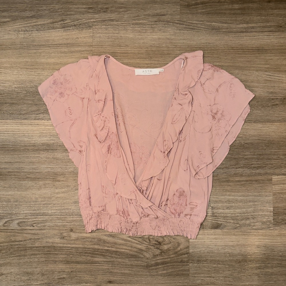 ASTR The Label Pink Floral Ruffle Wrap‎ Blouse Crop Top Women's Medium